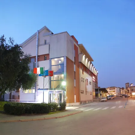 达尔庞特酒店 酒店