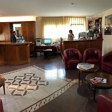 达尔庞特酒店 3* 巴萨诺－德尔格拉帕